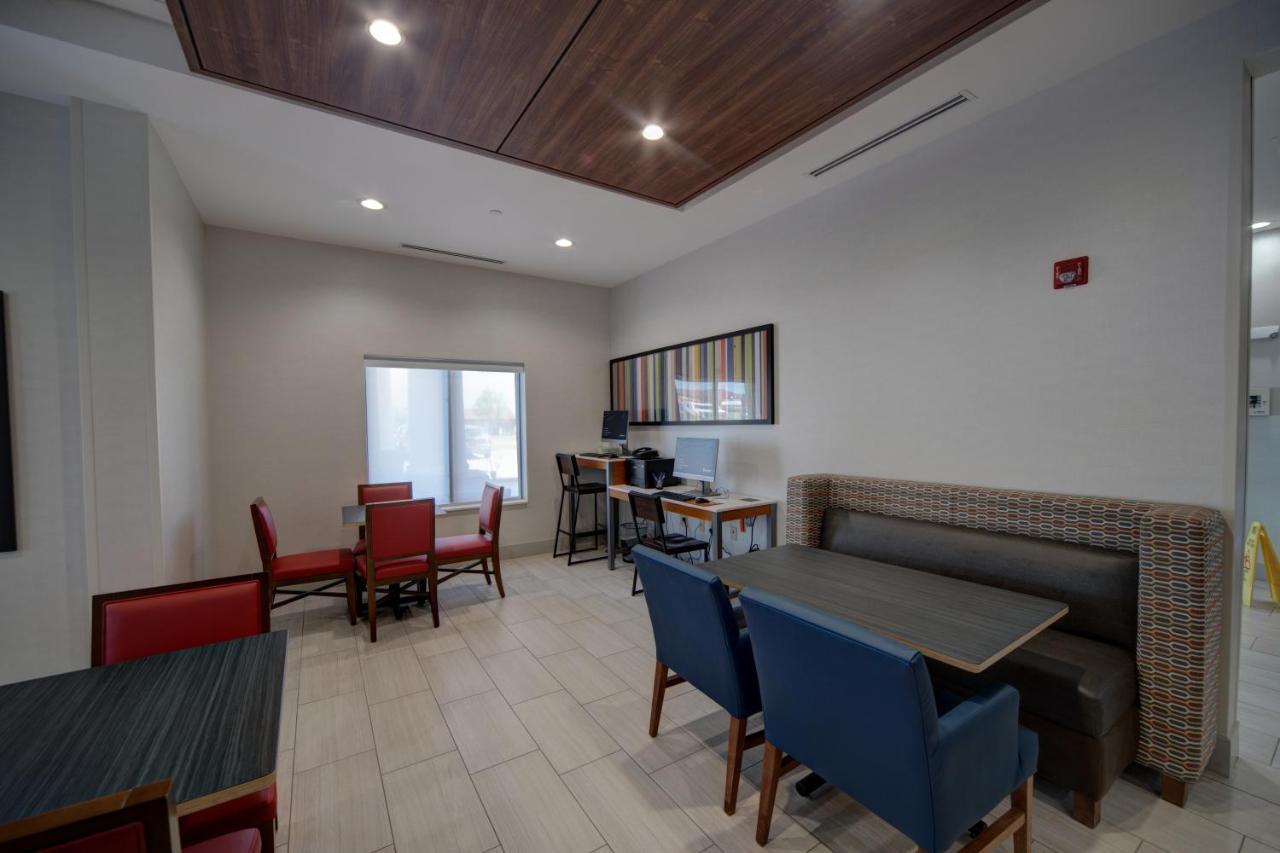 Holiday Inn Express Hotel & Suites Oklahoma City-West Yukon By Ihg Ngoại thất bức ảnh